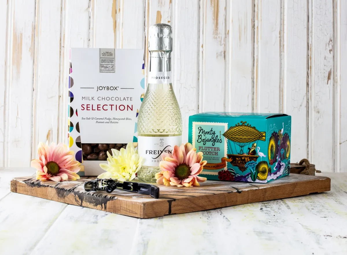 Corporate Hamper gift Shropshire UK with Prosecco