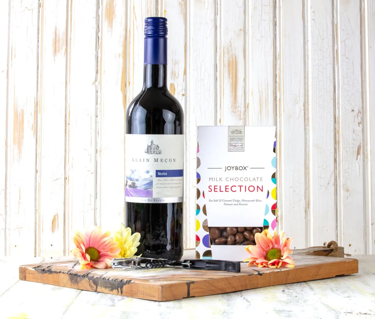 Elite Hampers, UK Corporate Gifts, Company & Employee Gifts, Shropshire hampers, gifts for employee appreciation, Red Wine and chocolate hamper.